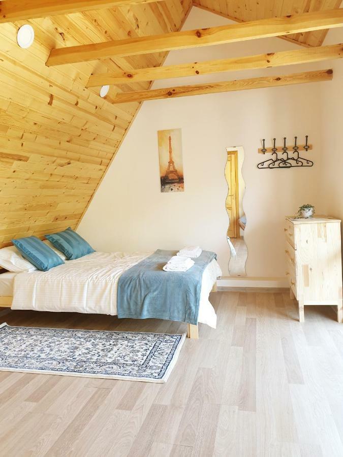 Vila G Palanga Luaran gambar